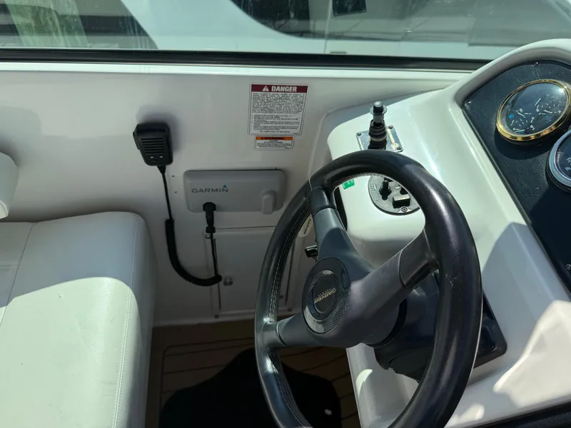 Slide: The Image of Carver 530 Voyager 1998 - 54