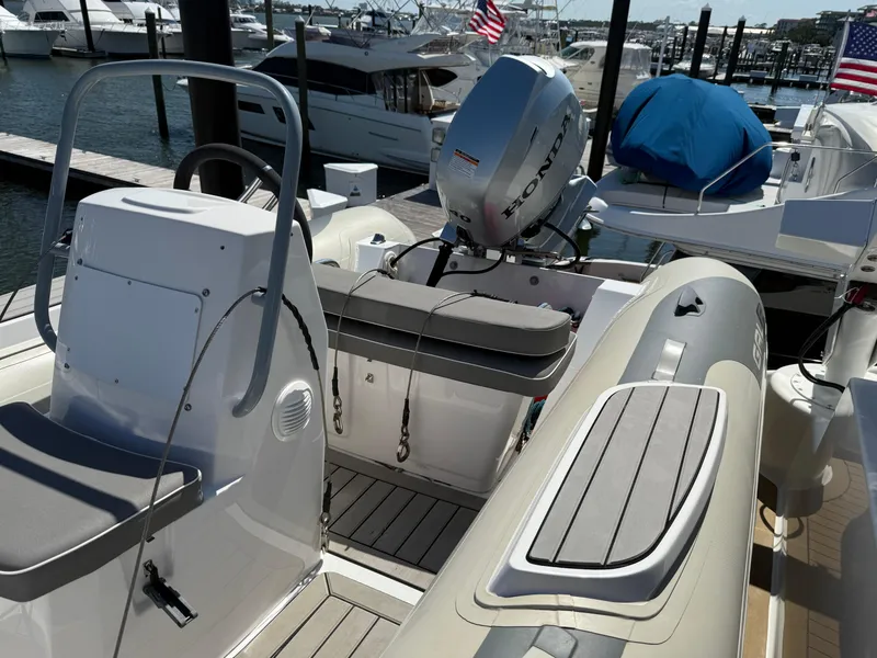 Slide: The Image of Carver 530 Voyager 1998 - 62