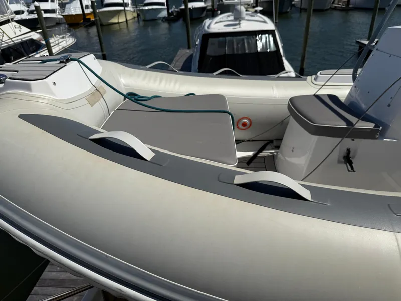 Slide: The Image of Carver 530 Voyager 1998 - 63