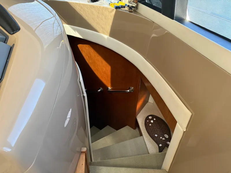 Slide: The Image of Carver 530 Voyager 1998 - 65