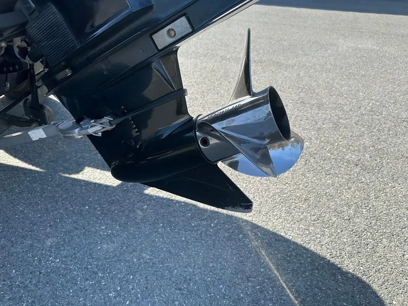 Slide: The Image of 2013 Nitro Z7 18' boat propeller on asphalt background. - 7