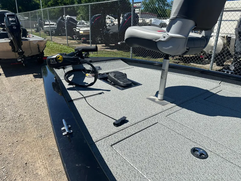 Slide: The Image of 2017 Tracker Pro Team 175 TXW boat deck with seat and trolling motor. - 4