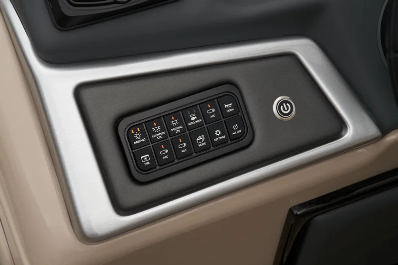 Slide: The Image of 2025 Ranger Reata 220FC - 36