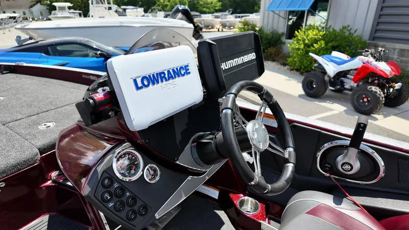 Slide: The Image of 2018 Ranger Z 518c boat dashboard with Lowrance and Humminbird electronics. - 5