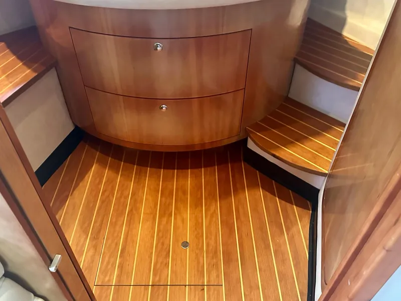 Slide: The Image of Regal Commodore 4260 2004 - 18