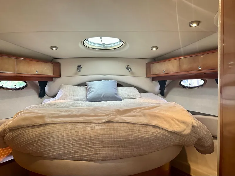 Slide: The Image of Regal Commodore 4260 2004 - 19