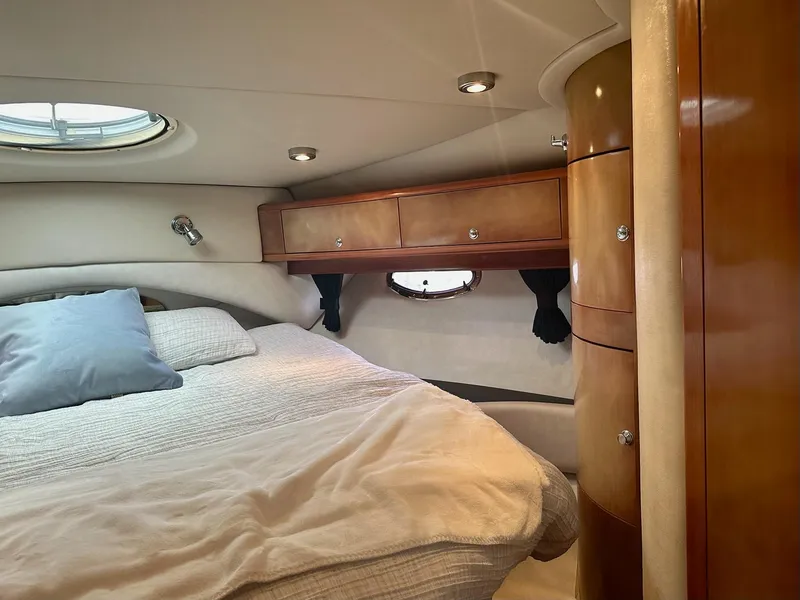 Slide: The Image of Regal Commodore 4260 2004 - 22