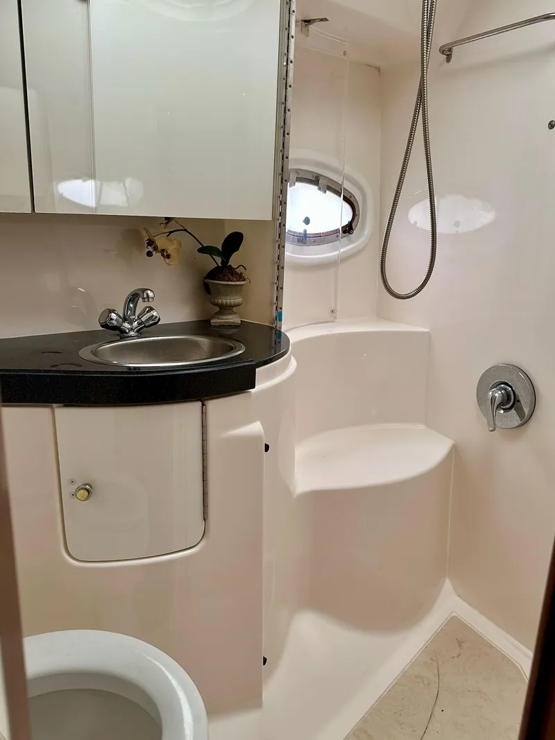 Slide: The Image of Regal Commodore 4260 2004 - 24