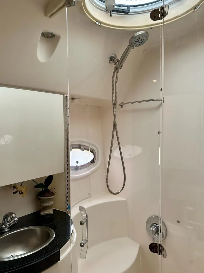 Slide: The Image of Regal Commodore 4260 2004 - 28