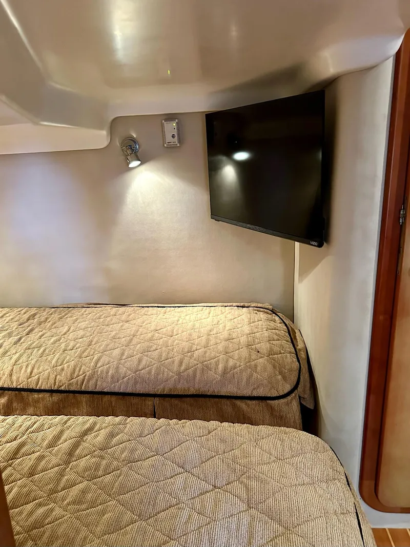 Slide: The Image of Regal Commodore 4260 2004 - 32