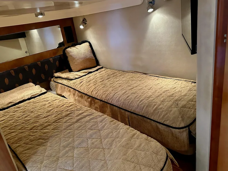 Slide: The Image of Regal Commodore 4260 2004 - 34