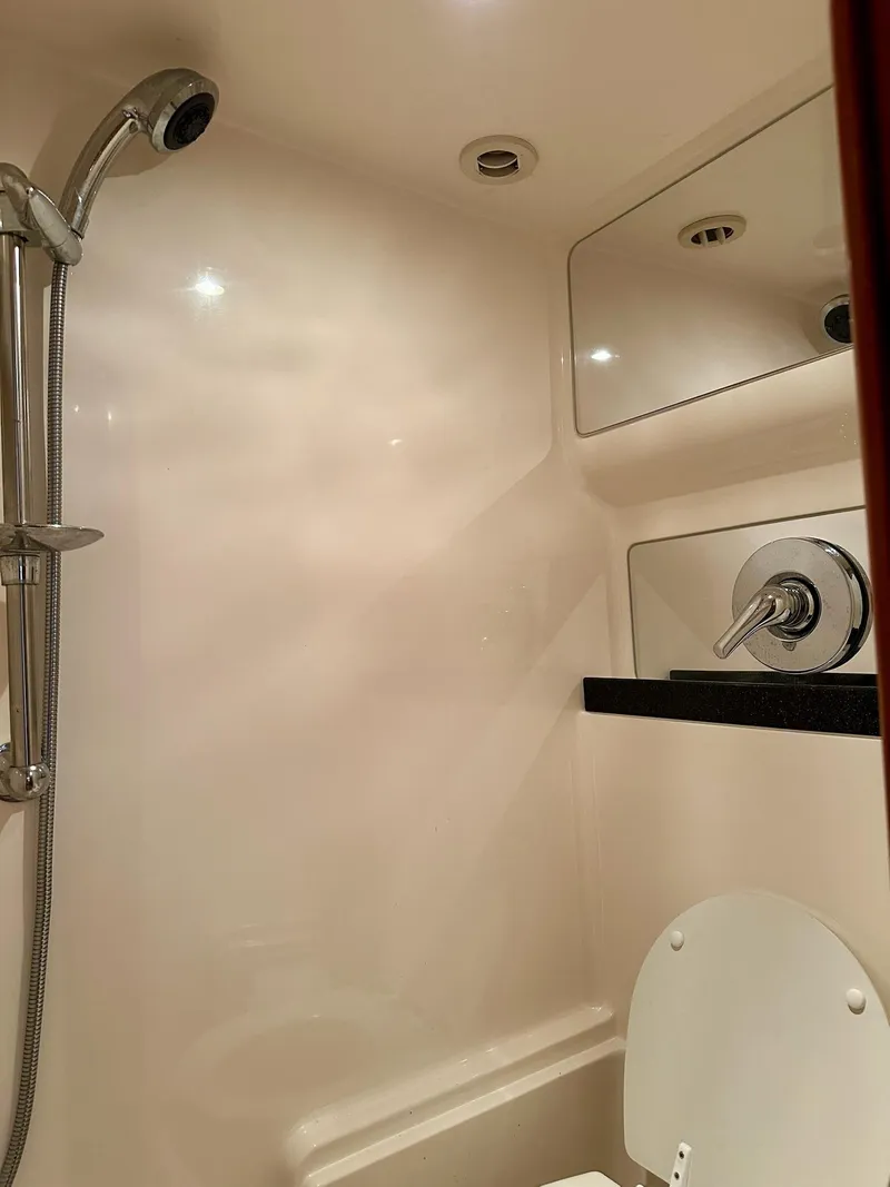 Slide: The Image of Regal Commodore 4260 2004 - 35