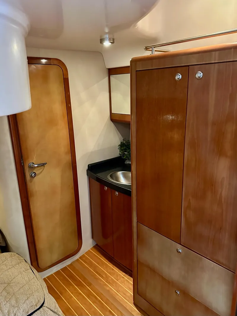 Slide: The Image of Regal Commodore 4260 2004 - 36