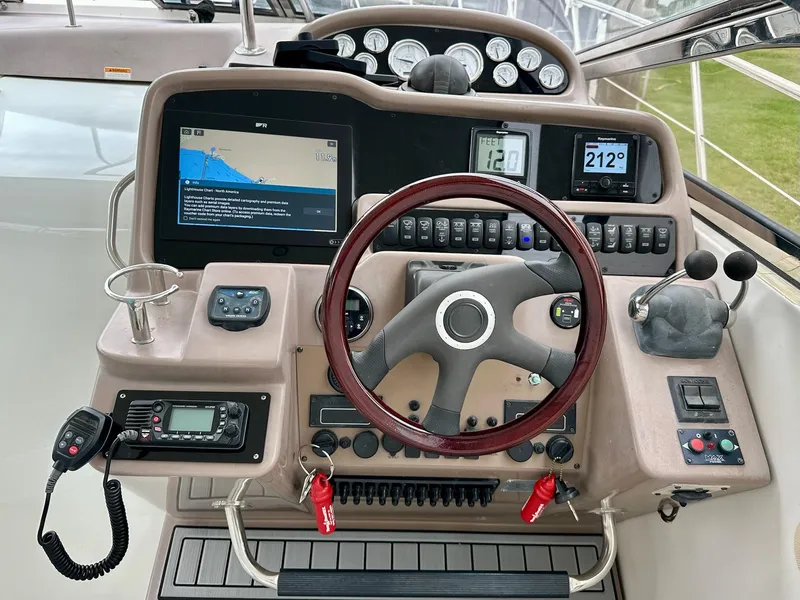 Slide: The Image of Regal Commodore 4260 2004 - 5