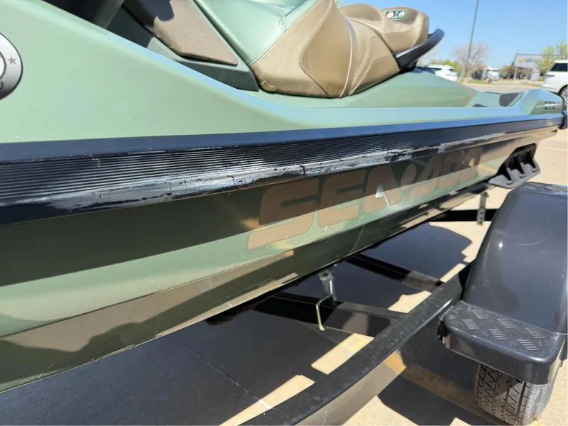 Slide: The Image of Sea-Doo GTX Limited 300 2022 - 6