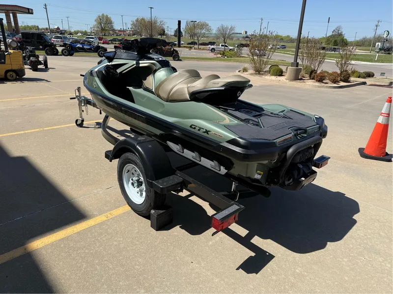 Slide: The Image of Sea-Doo GTX Limited 300 2022 - 7