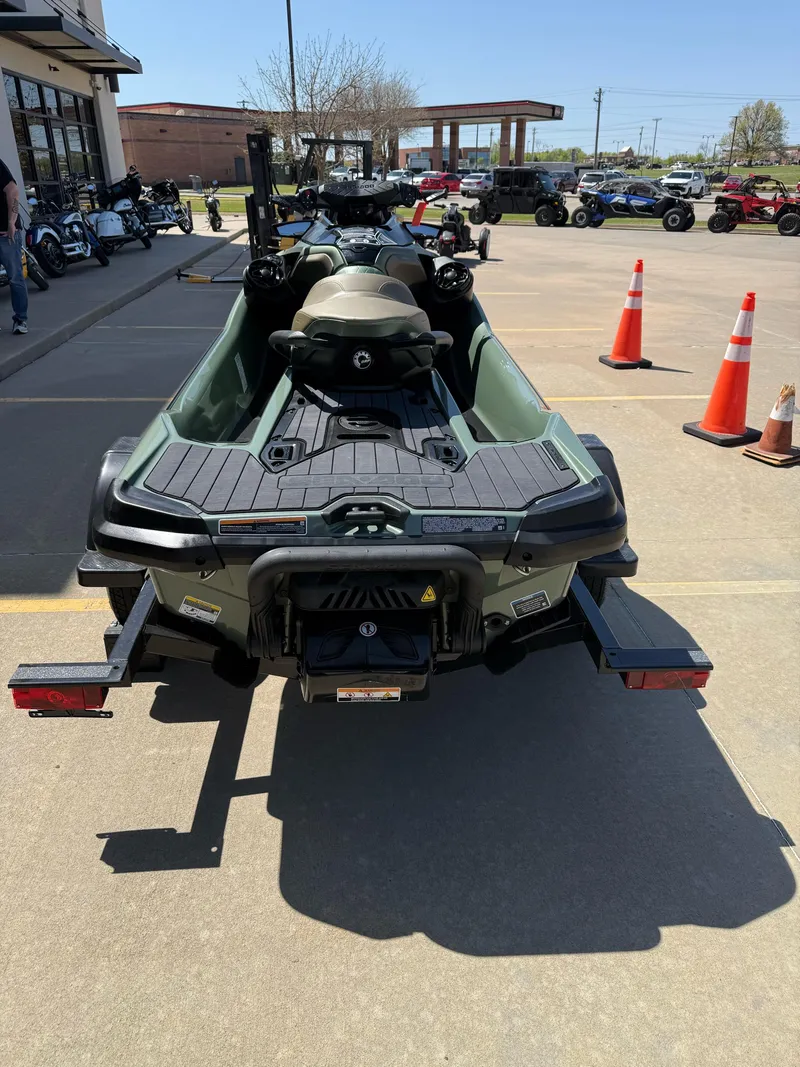 Slide: The Image of Sea-Doo GTX Limited 300 2022 - 8