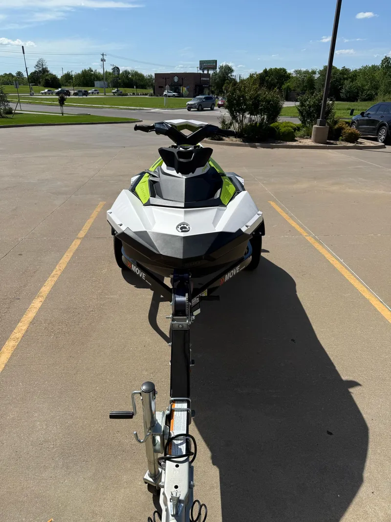 Slide: The Image of Sea-Doo Spark 3up 90 hp iBR Convenience Package 2023 - 3