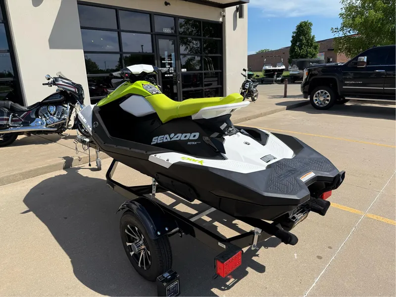 Slide: The Image of Sea-Doo Spark 3up 90 hp iBR Convenience Package 2023 - 6
