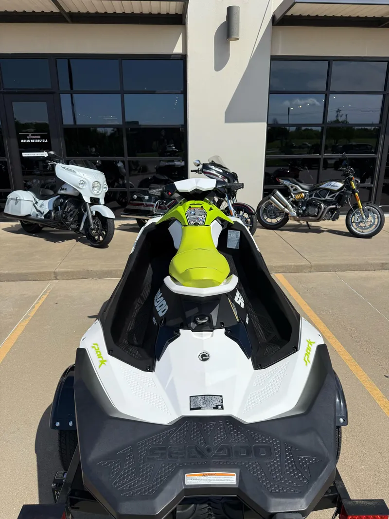 Slide: The Image of Sea-Doo Spark 3up 90 hp iBR Convenience Package 2023 - 7