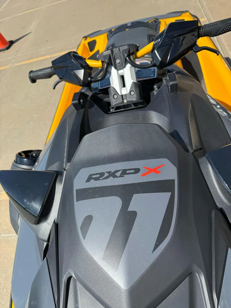 Slide: The Image of Sea-Doo RXP-X 300 Tech Package 2023 - 12