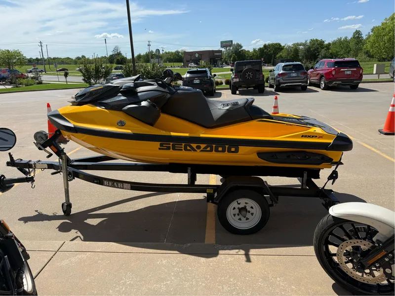 Slide: The Image of Sea-Doo RXP-X 300 Tech Package 2023 - 5