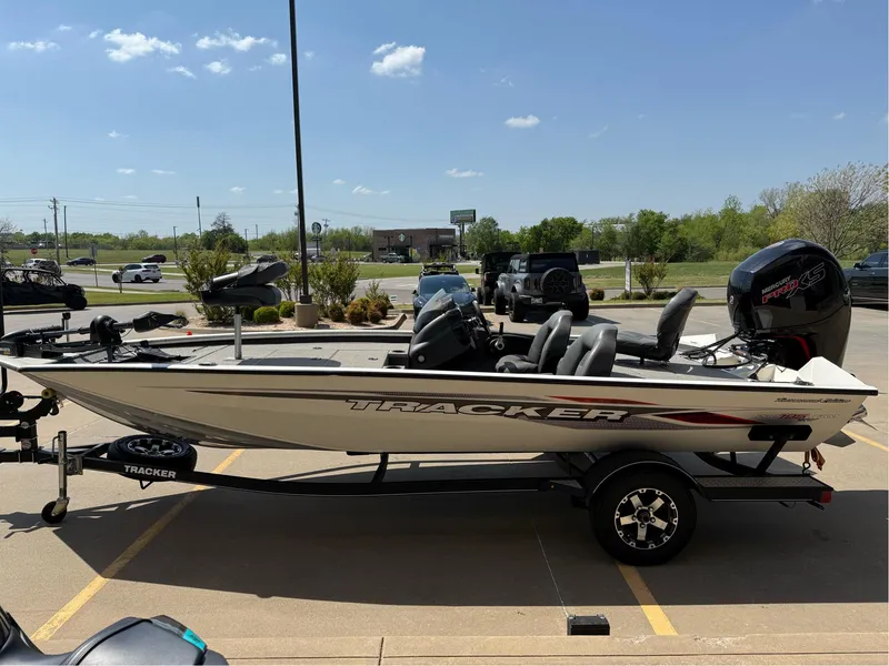 Slide: The Image of Tracker Pro Team 195 TXW Tournament Edition 2020 - 8