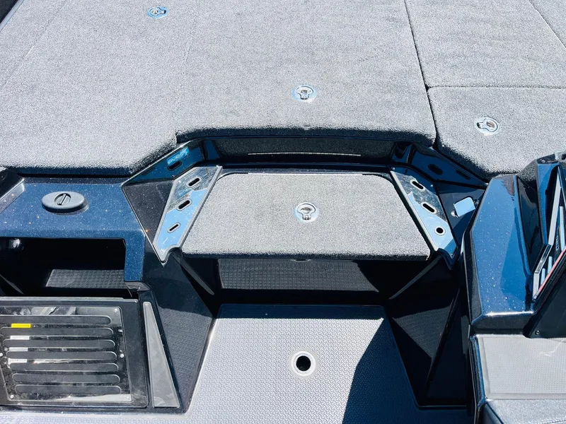 Slide: The Image of 2024 Ranger Z520R Ranger Cup Equipped boat deck with storage compartments. - 26