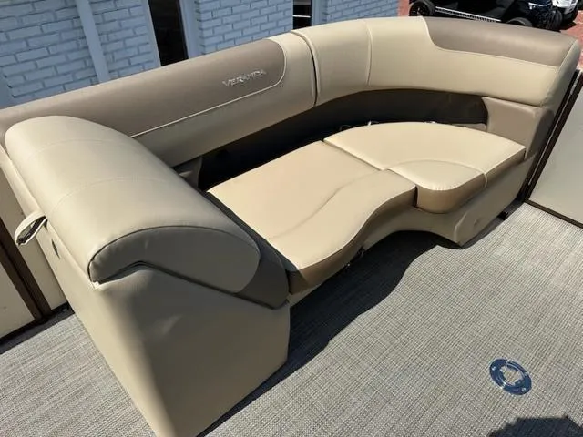 Slide: The Image of Veranda Relax RC VR22RC 2025 - 12