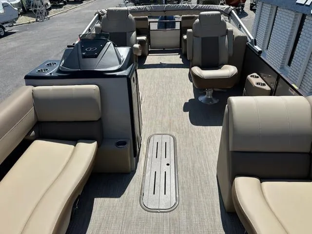 Slide: The Image of Veranda Relax RC VR22RC 2025 - 15