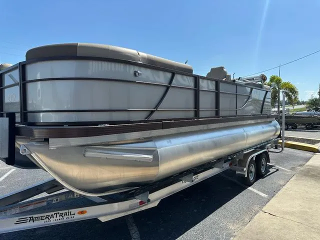 Slide: The Image of Veranda Relax RC VR22RC 2025 - 6