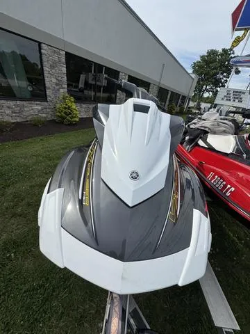 Slide: The Image of 2018 Yamaha WaveRunner VX Cruiser HO in a showroom display. - 6
