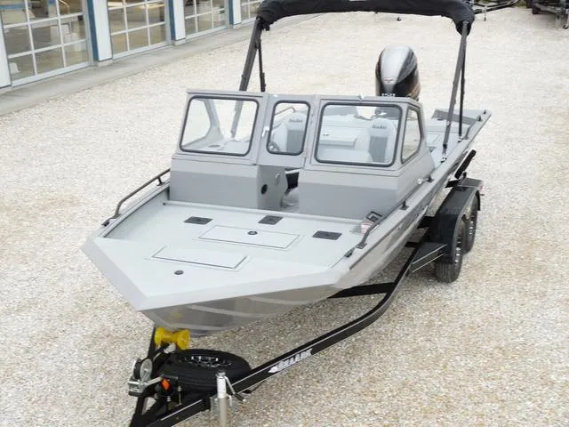 Slide: The Image of SeaArk ProCat 200 2025 - 1