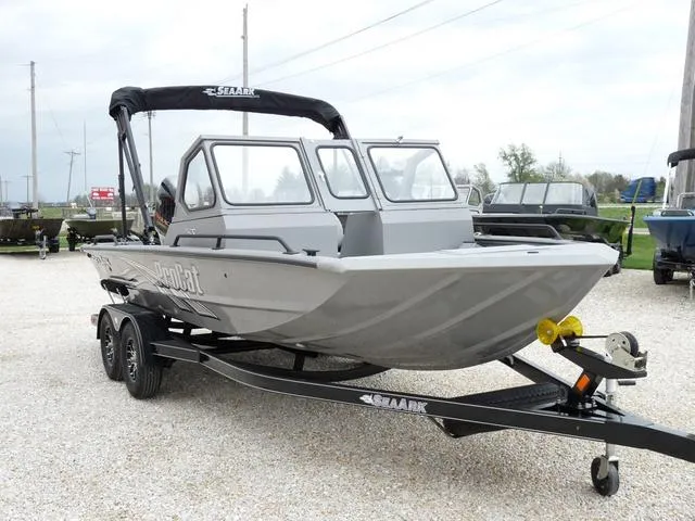 Slide: The Image of SeaArk ProCat 200 2025 - 5