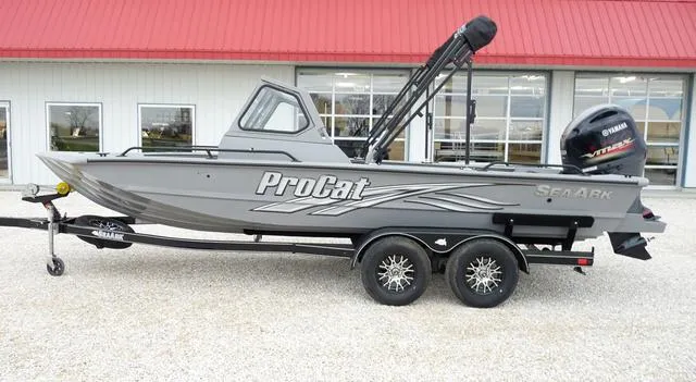 Slide: The Image of SeaArk ProCat 200 2025 - 7