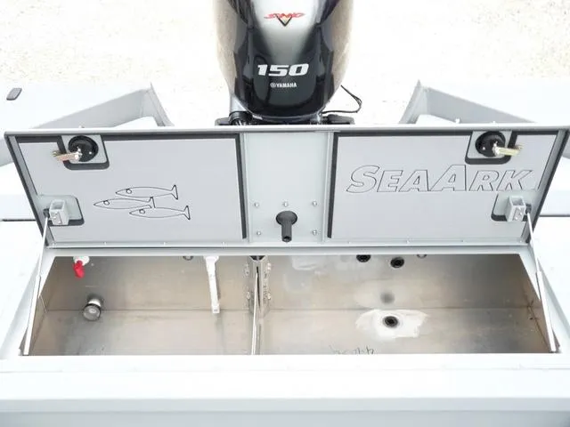 Slide: The Image of SeaArk ProCat 200 2025 - 8