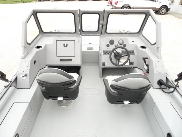 Slide: The Image of SeaArk ProCat 200 2025 - 9