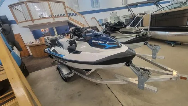 The Image of Sea-Doo FishPro Sport 170 BRP Premium Audio, iDF, iBR 2024 - 1