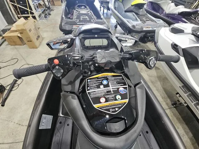 Slide: The Image of Sea-Doo GTR 2025 - 4