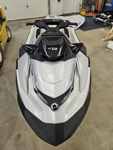 Slide: The Image of Sea-Doo GTX 2025 - 7