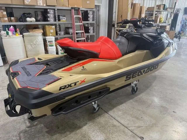 Slide: The Image of Sea-Doo RXT-X 2025 - 3