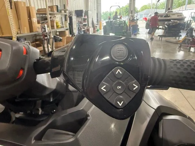 Slide: The Image of Sea-Doo RXT-X 2025 - 6