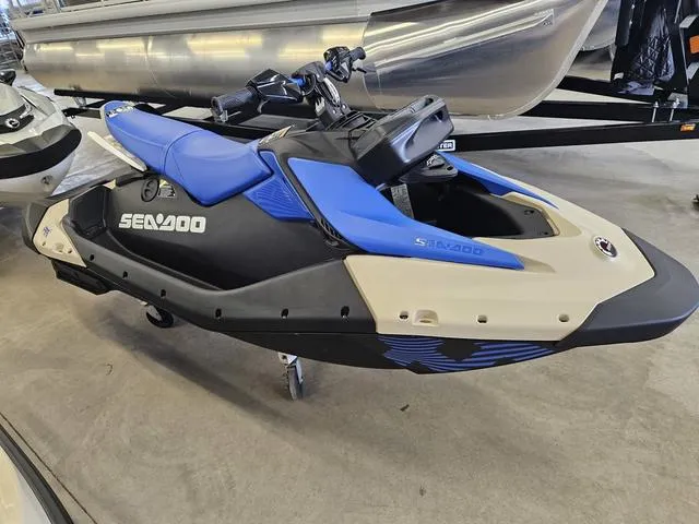 Slide: The Image of Sea-Doo Spark Trixx For 3 Rotax 900 ACE - 90 Ibr A 2025 - 1