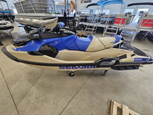 Slide: The Image of Sea-Doo Wake 2025 - 1