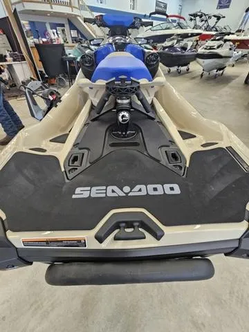 Slide: The Image of Sea-Doo Wake 2025 - 5