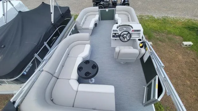 Slide: The Image of Godfrey Xperience 2086 CXP 25 In. Package 2025 - 8