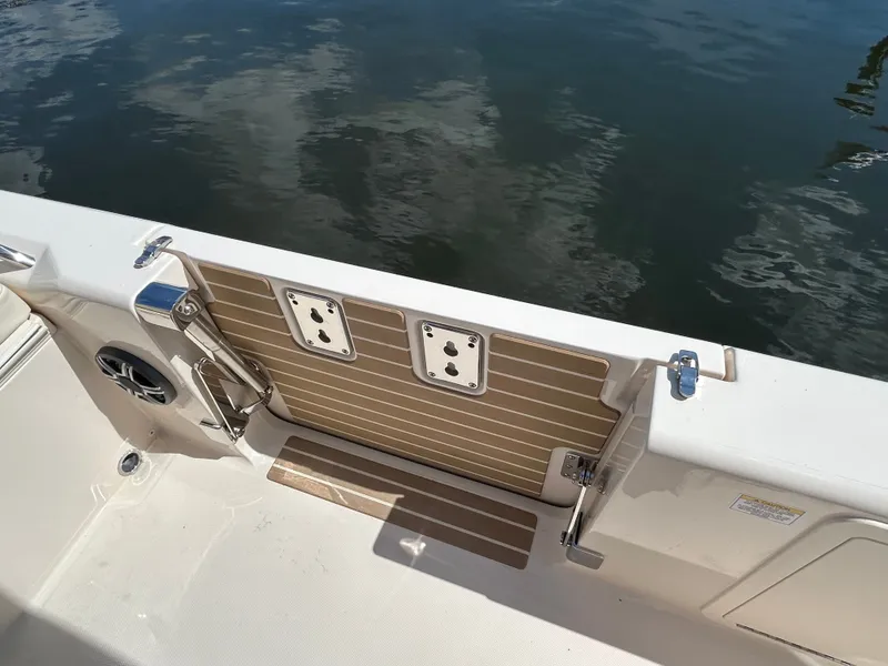 Slide: The Image of Grady-White 281 Coastal Explorer 2026 - 23