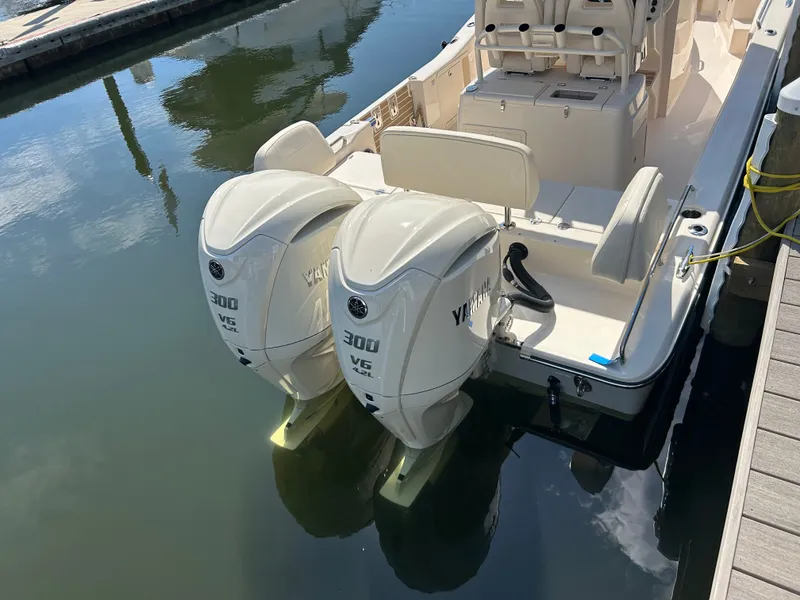 Slide: The Image of Grady-White 281 Coastal Explorer 2026 - 7