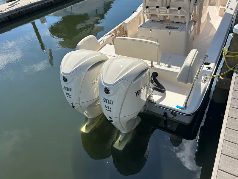 Slide: The Image of Grady-White 281 Coastal Explorer 2026 - 8