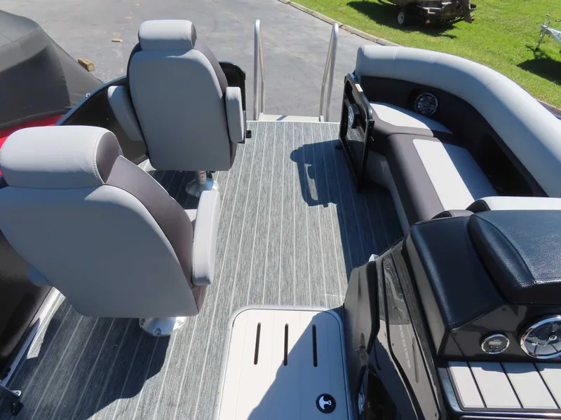 Slide: The Image of Premier 230 Sunsation RF (PTX 28) 2025 - 26